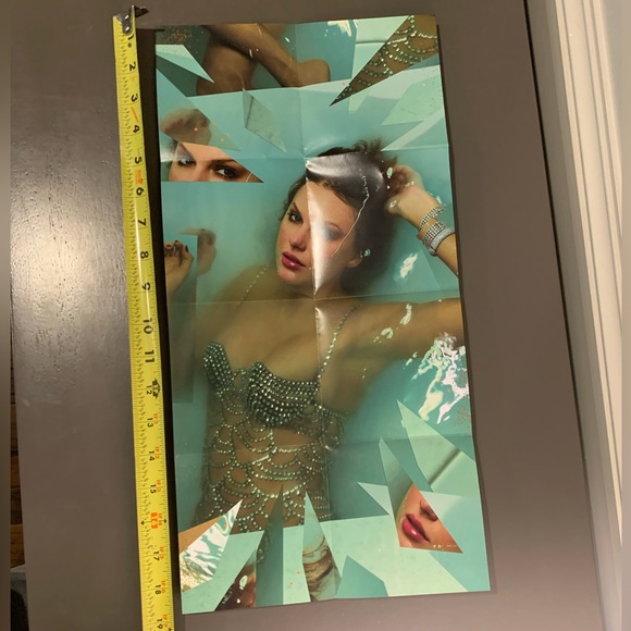 TLOAS Life of a Showgirl Sweat & Vanilla Orange Glitter Vinyl with CD Poster - Picture 12 of 13